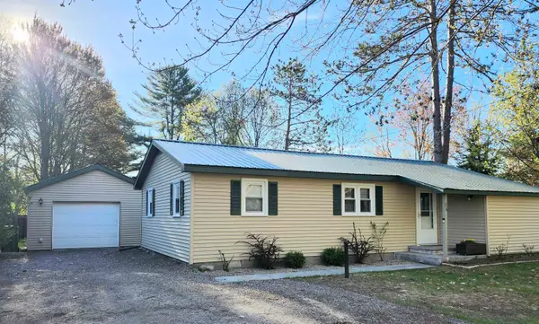 716 Beech, TawasCity, MI 48763