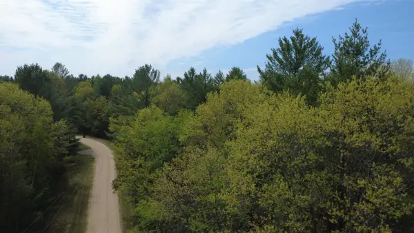 x Hillside, Alger, MI 48610