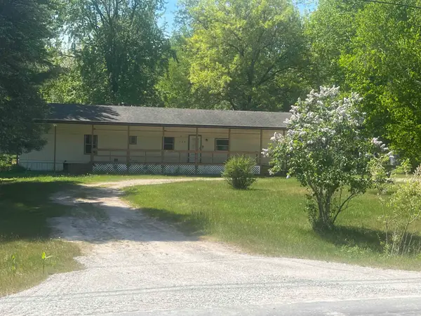 704 Delano, AuGres, MI 48703