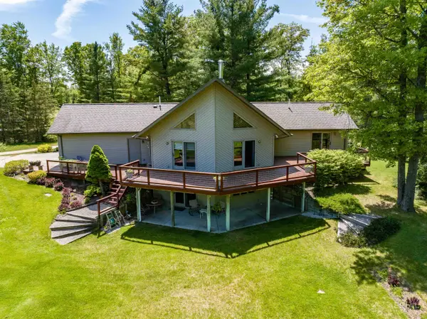 2022 N Clear Lake, WestBranch, MI 48661