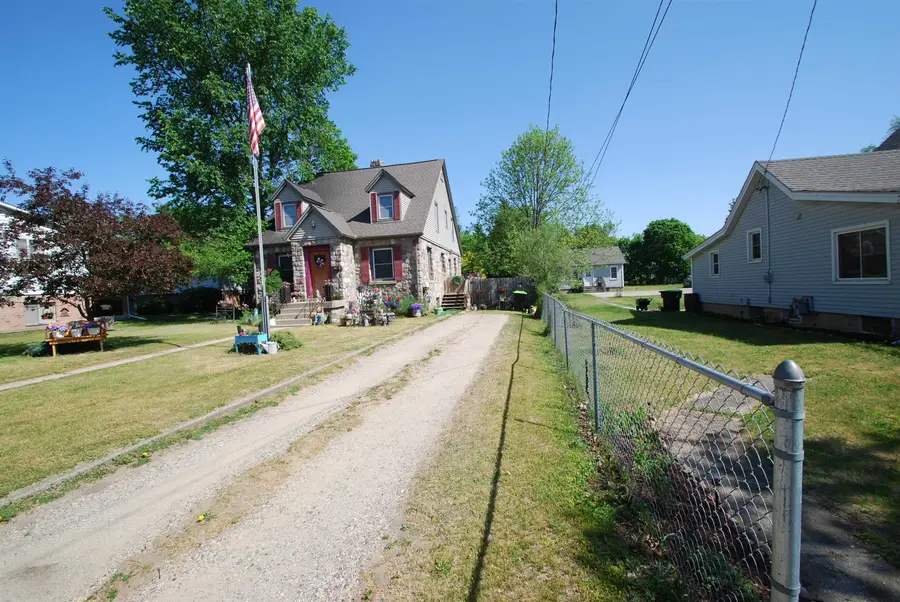 135 Carpenter, West Branch, MI 48661 - #3