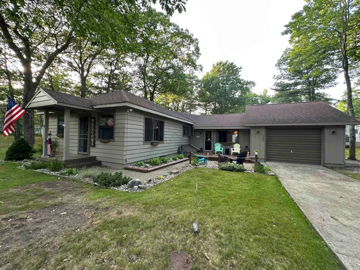 5437 E 8th, Sims, MI 48703 - #1