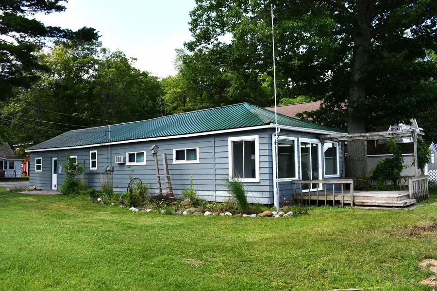 117 Warren AVE, East Tawas, MI 48730 - #3