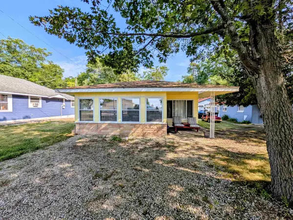 4953 E Center, AuGres, MI 48703