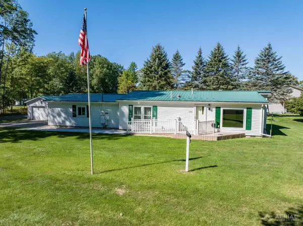 255 East Side, Lupton, MI 48635