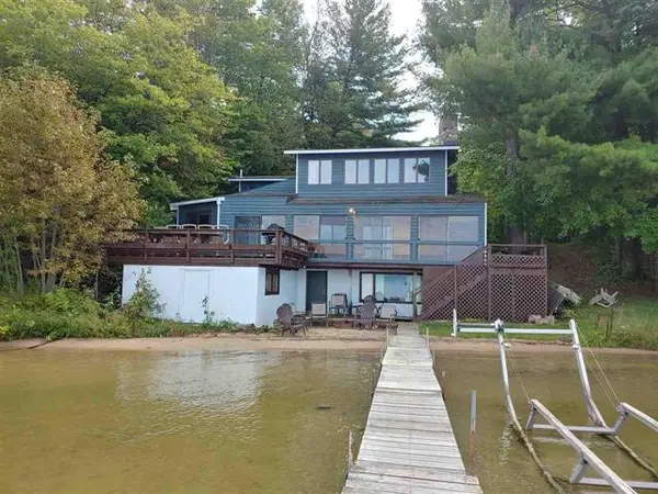 639 N South Long Lake RD, TraverseCity, MI 49685