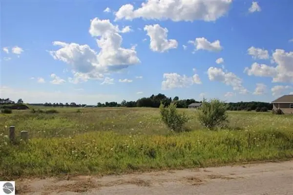 9110 Center Place DR, Kingsley, MI 49649