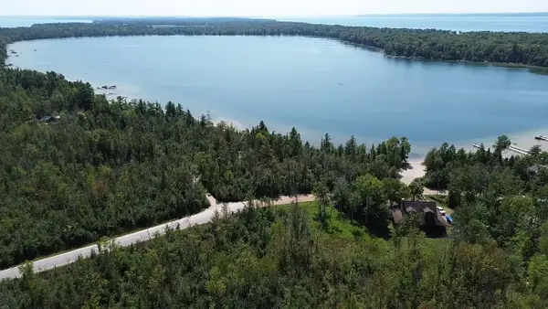 14222 Birch Pointe, Kewadin, MI 49648