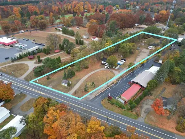 12877 US-31 N, Charlevoix, MI 49720