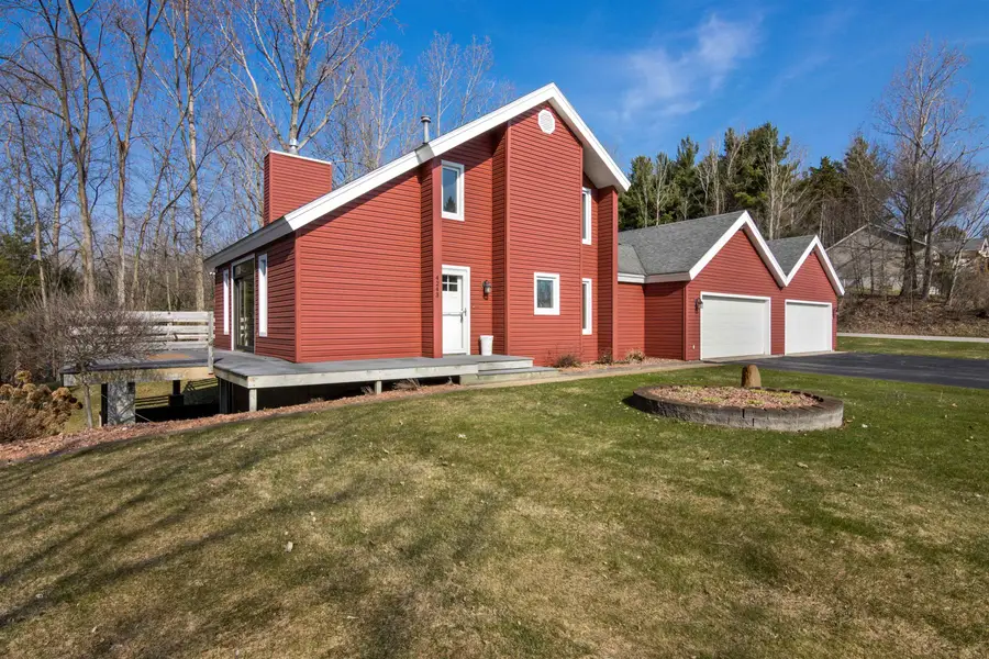 4243 Summerhill RD, Traverse City, MI 49684 - Image #3