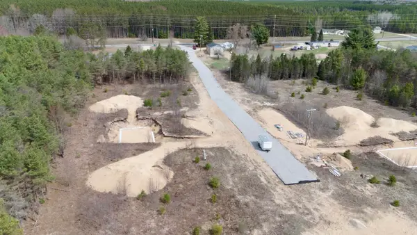 2406 E 32 RD, Cadillac, MI 49601