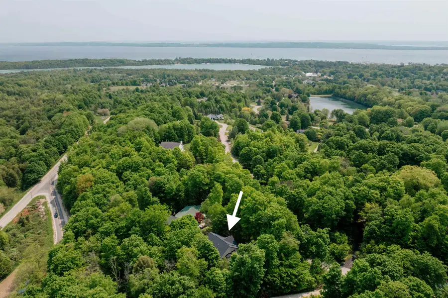 9639 E Walkabout, Greilickville, MI 49684 - Image #2