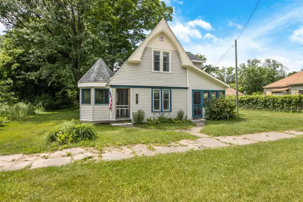 7692 3rd, Thompsonville, MI 49683