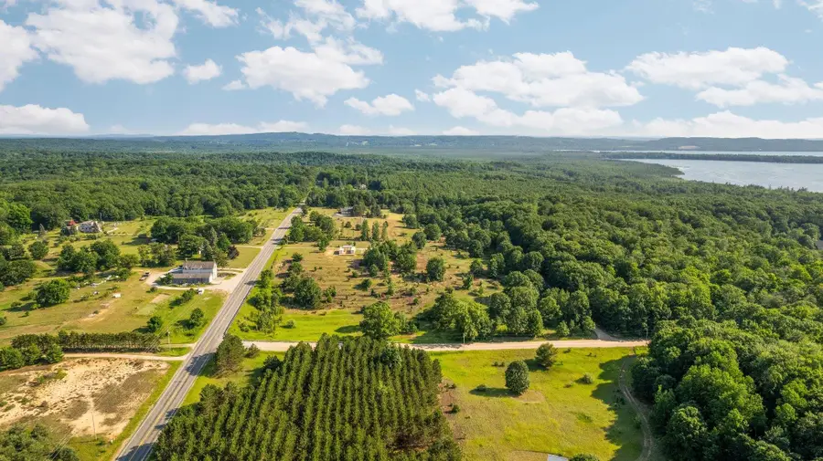 5896 Indian Hill RD, Honor, MI 49640 - Image #2