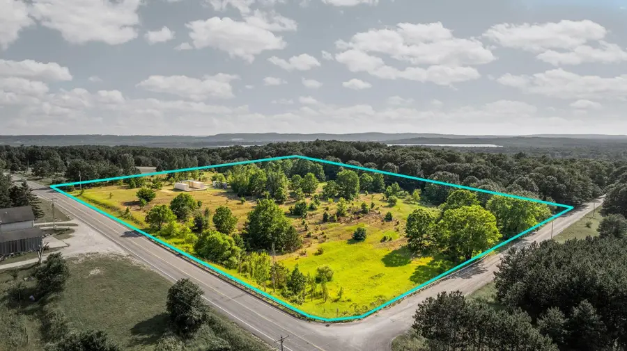 5896 Indian Hill RD, Honor, MI 49640 - Image #3