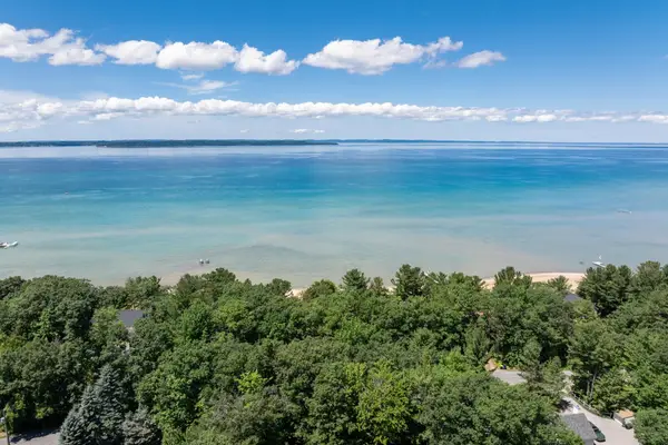 5196 MacKenzie, Kewadin, MI 49648