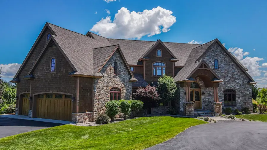 11825 Russell Ridge DR, Williamsburg, MI 49690 - Image #2