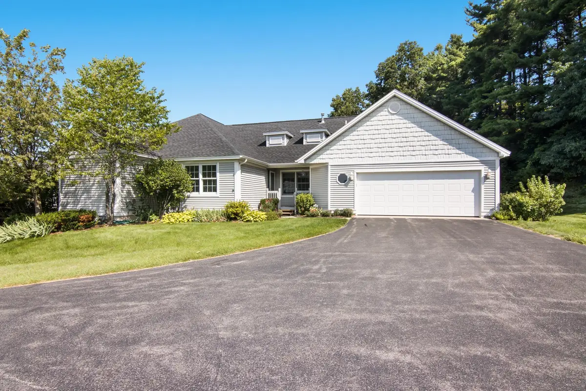2750 E Crown DR, Traverse City, MI 49685 - Image #1