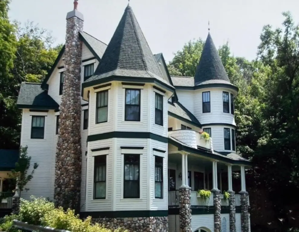 2370 Lake RD, Frankfort, MI 49635 - Image #1