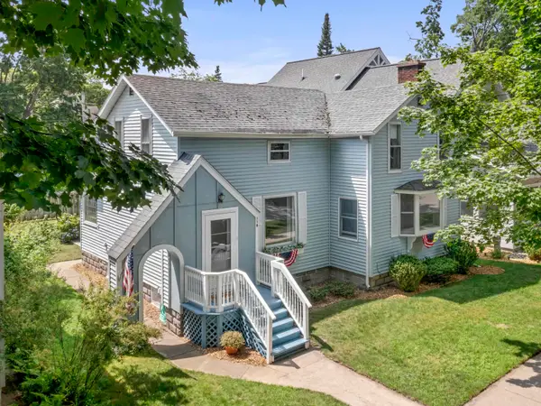 110 Leelanau, Frankfort, MI 49635