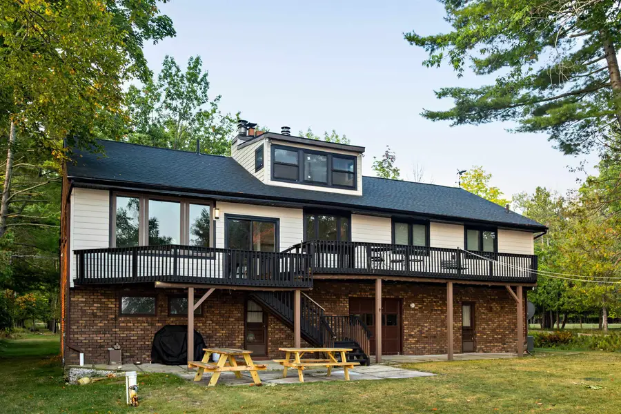 8112 Lakeside, Williamsburg, MI 49690 - Image #2