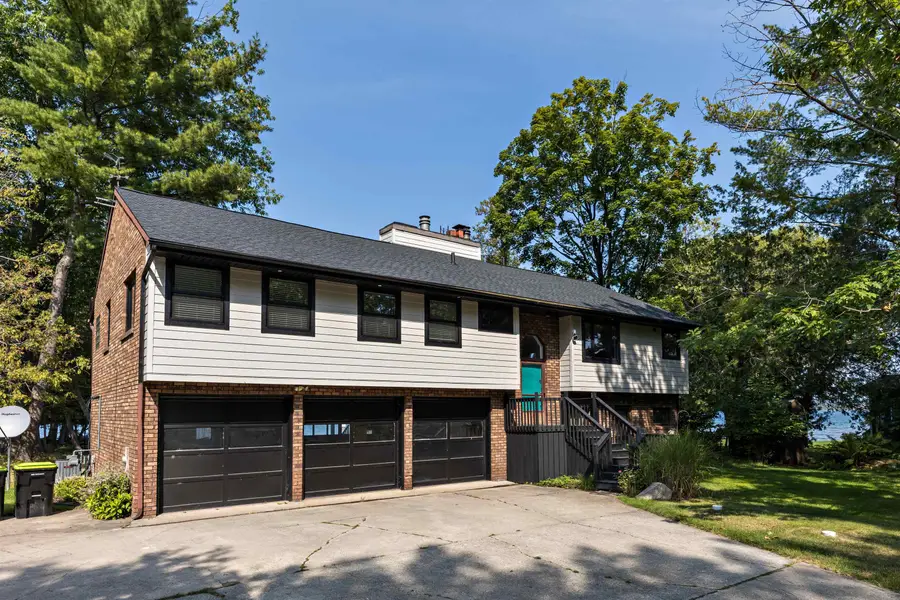 8112 Lakeside, Williamsburg, MI 49690 - Image #3