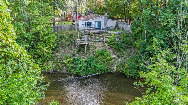 8538 W Haskell Lake RD, Marion, MI 49665