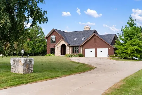 5939 Barnard, Charlevoix, MI 49720