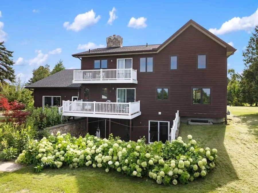 5939 Barnard, Charlevoix, MI 49720 - Image #3