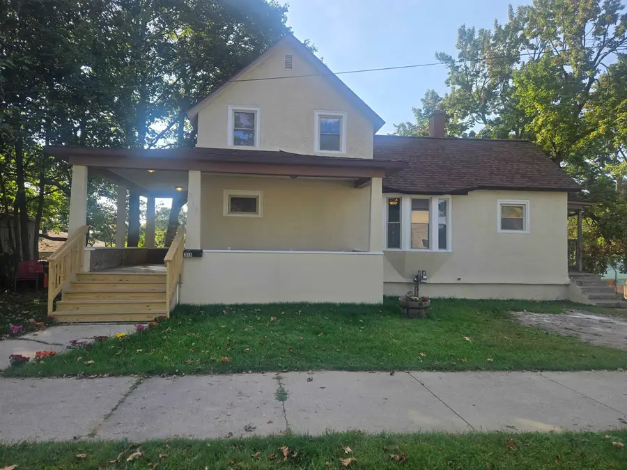 313 Holbrook, Cadillac, MI 49601 - Image #2