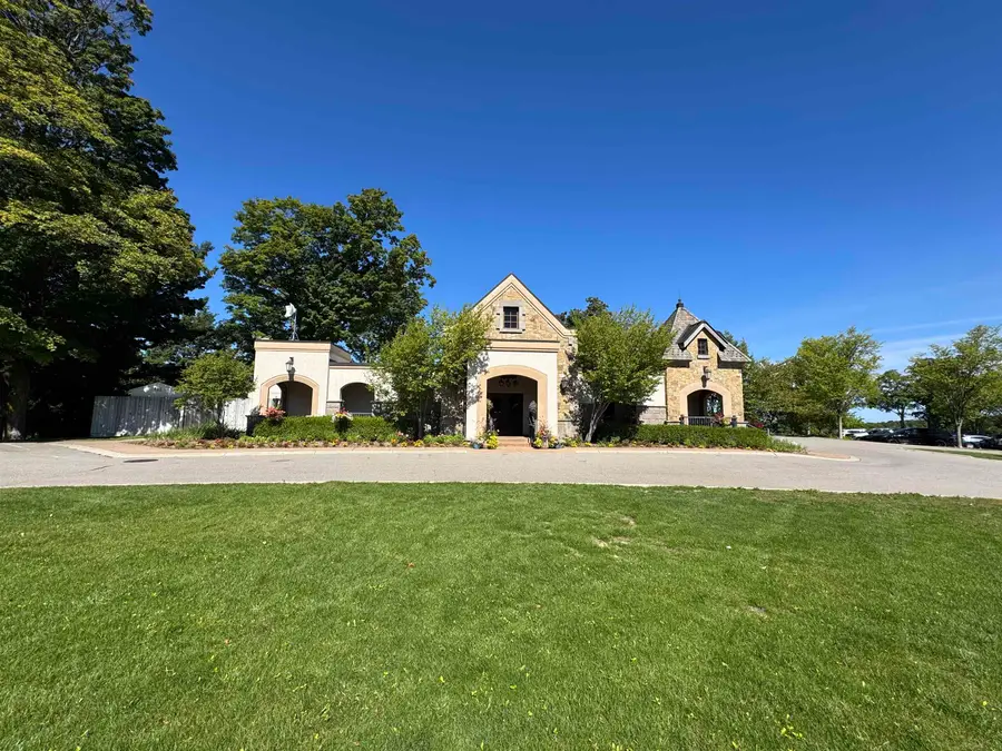 4843 Prestwick, Williamsburg, MI 49690 - Image #2