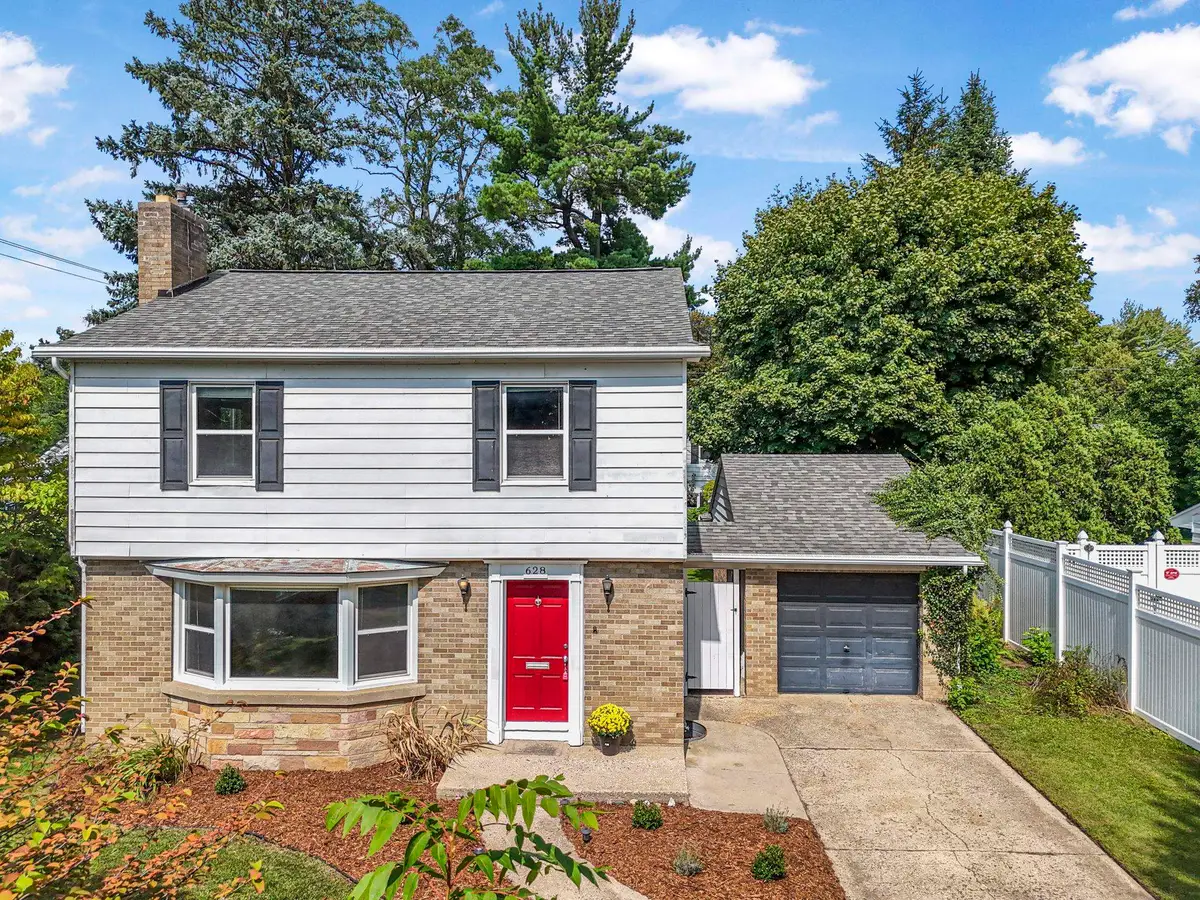 628 Sixth, Traverse City, MI 49684 - Image #1