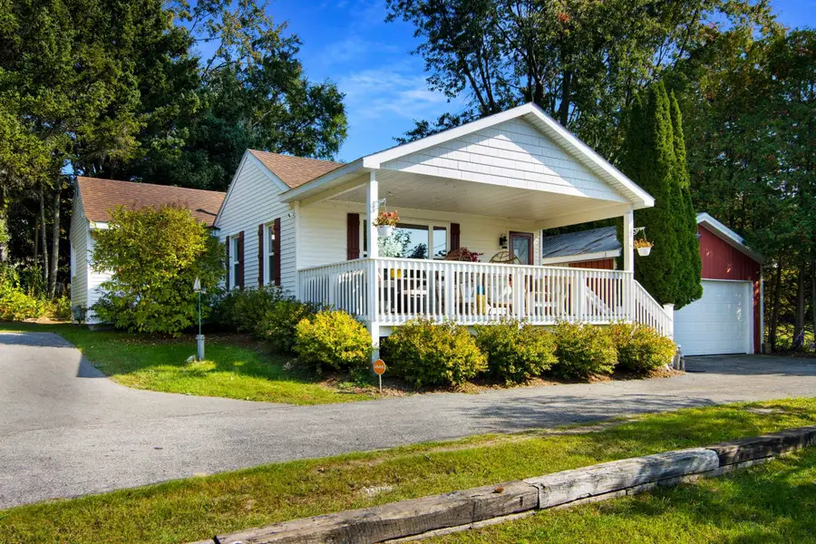 457 Lake Street, Frankfort, MI 49635 - Image #2