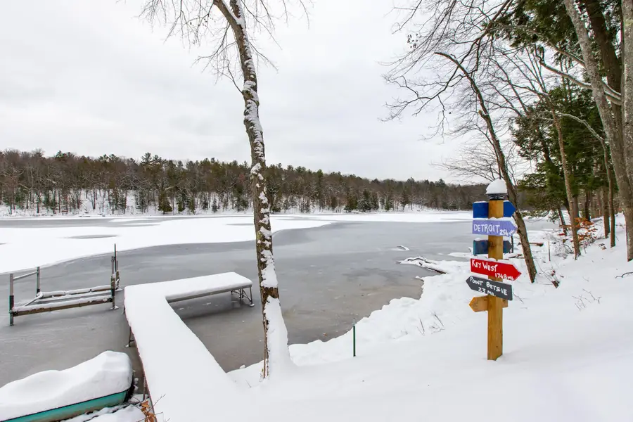 16602 Acorn Ridge TRL, Beulah, MI 49617 - Image #2