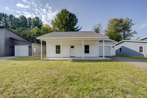 3888 Falling Leaf, TraverseCity, MI 49686