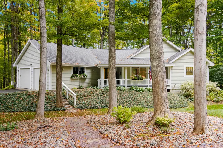 5798 Bay Meadows DR, Traverse City, MI 49684 - Image #2