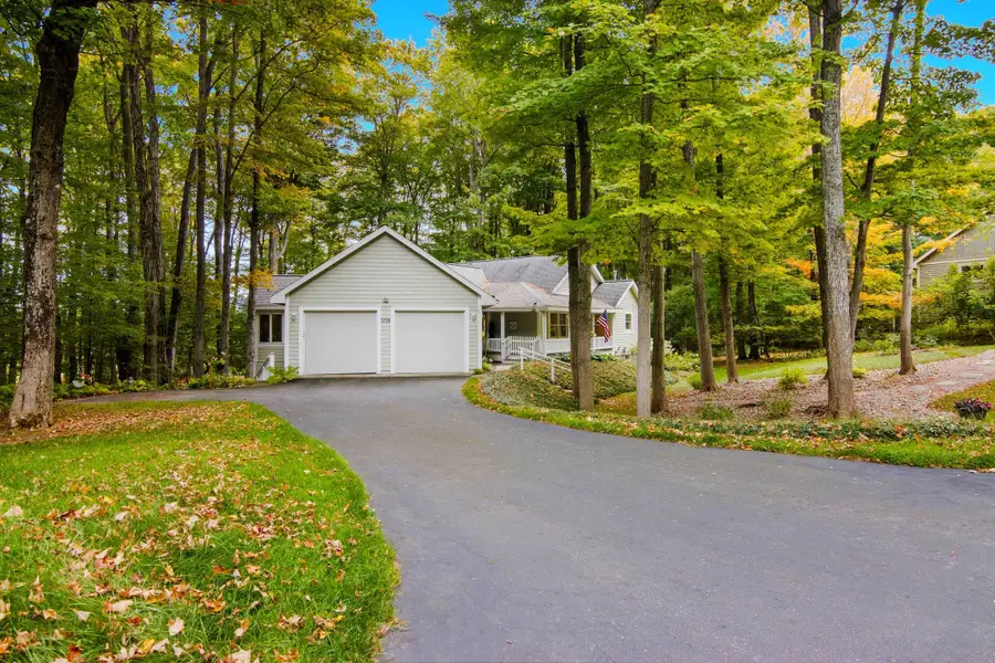 5798 Bay Meadows DR, Traverse City, MI 49684 - Image #3