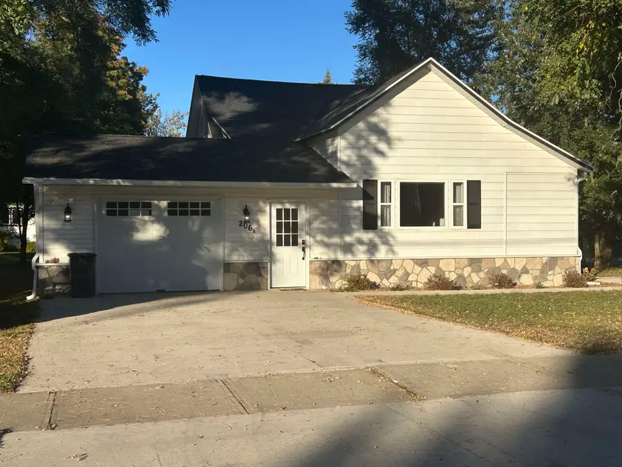 206 W 4th, Kalkaska, MI 49646 - Image #2