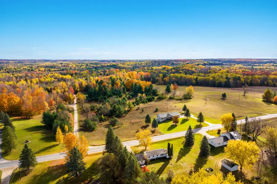 20756 200th, Tustin, MI 49688 - Image #2