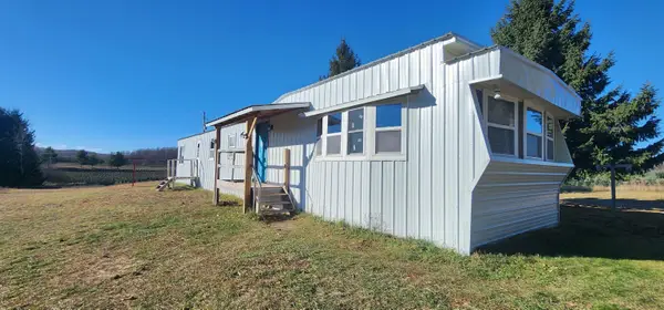 8838 N DeYoung, LakeCity, MI 49651