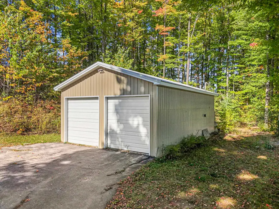 185 N Three Mile RD, Traverse City, MI 49696 - Image #2