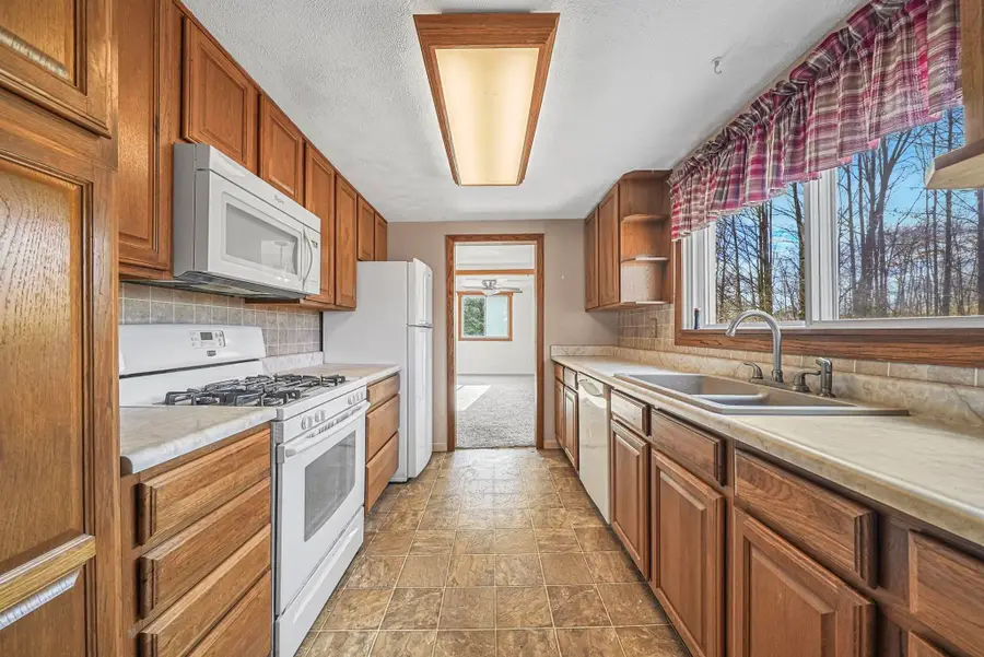 185 N Three Mile RD, Traverse City, MI 49696 - Image #3