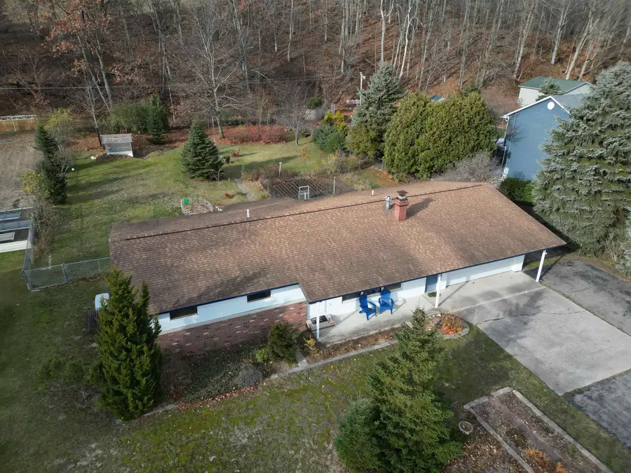 7222 S West Bayshore DR, Traverse City, MI 49684 - Image #2