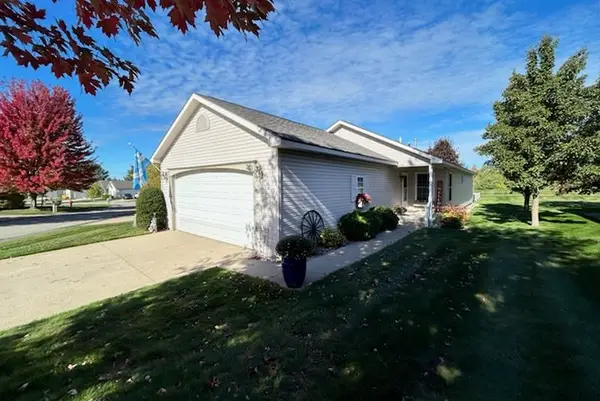 2111 Seaview, TraverseCity, MI 49686