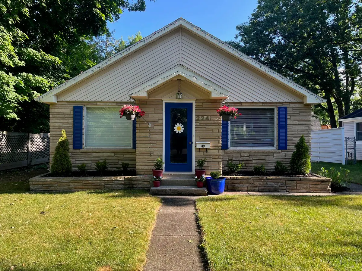 224 W Sixteenth, Traverse City, MI 49684 - #1