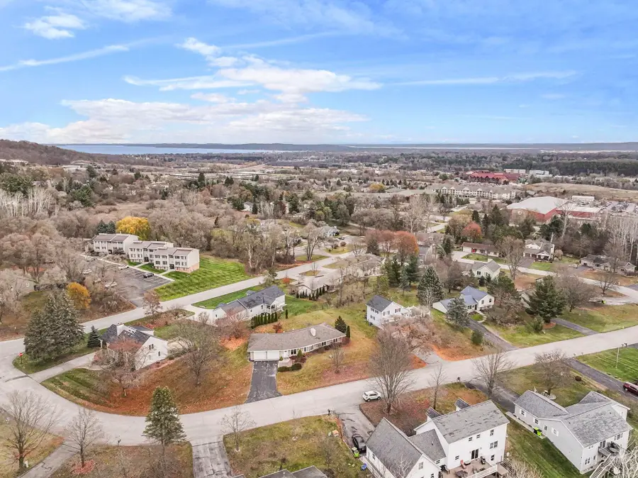 4220 Summerhill, Traverse City, MI 49684 - Image #3