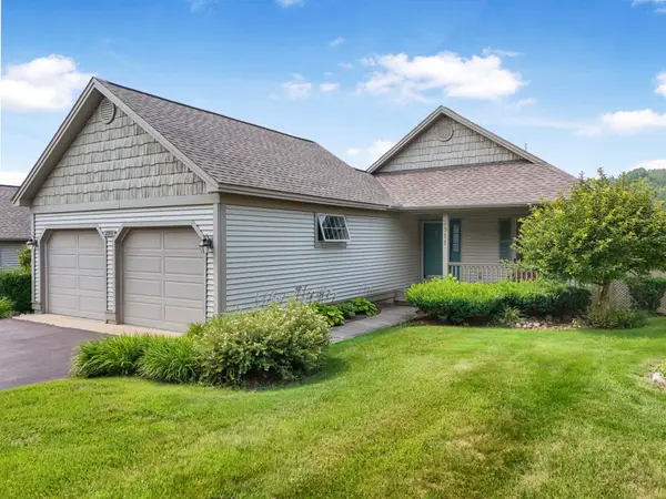 2911 E Crown, TraverseCity, MI 49684