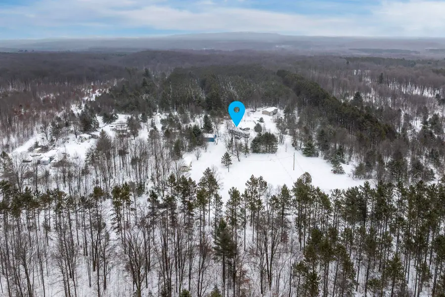 6585 Wallaker RD, Benzonia, MI 49616 - Image #2