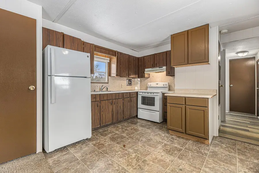200 N Clark ST, Mesick, MI 49668 - #3