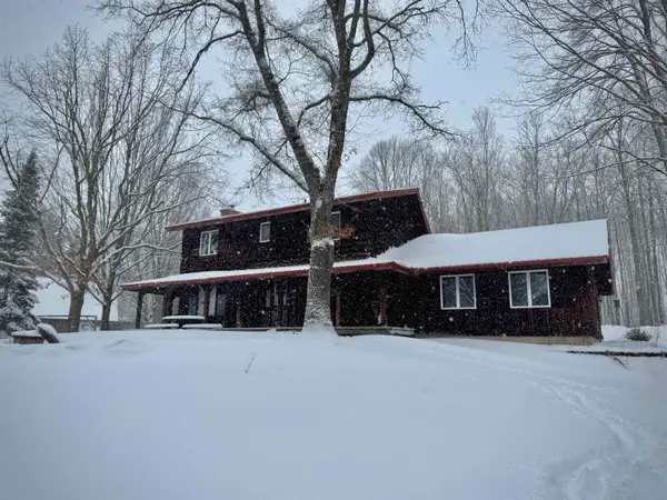 5474 Lake, FifeLake, MI 49633